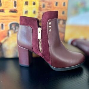 Never worn Bella Vita II burgundy suede panel ankle booties- size 7